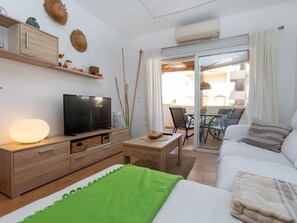 TV - Apartment Om by Interhome (Vinarós)