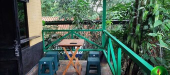 Perla verde hostel y tours en la zona