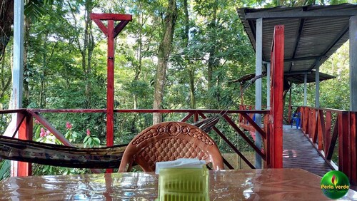 Perla verde hostel y tours en la zona