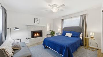 3 bedrooms, desk, iron/ironing board, free WiFi