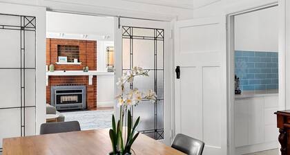 Pipers Rest in the heart of Yarrawonga. Plenty of parking for boats and trailer.