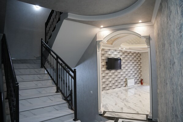 TV de tela plana, impressoras