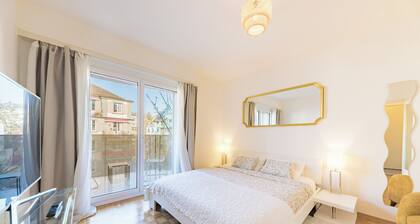 The stylish Minimalist Lakefront