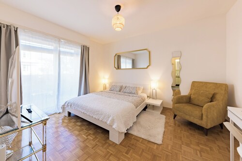 The stylish Minimalist Lakefront 