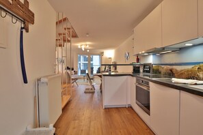 Refrigerador, horno, parrilla de estufa y lavavajillas 