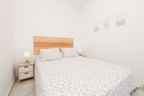1 bedroom, iron/ironing board, free WiFi, bed sheets - VERANO EN CHICLANA - Charming apartment in the center - Free Wi-Fi (Chiclana de la Frontera)