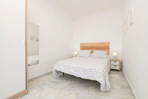 1 chambre, fer et planche à repasser, Wi-Fi gratuit, draps fournis