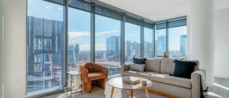 Télévision, chaîne hi-fi