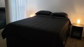 1 dormitorio, tabla de planchar con plancha, wifi gratis y ropa de cama