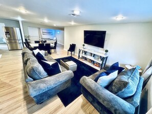 Smart TV, books, stereo