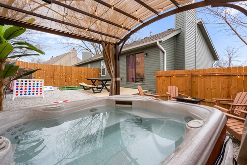 Modern Pink House with Hot Tub, Mini Golf, Game Room + Crazy Bunk Bed!