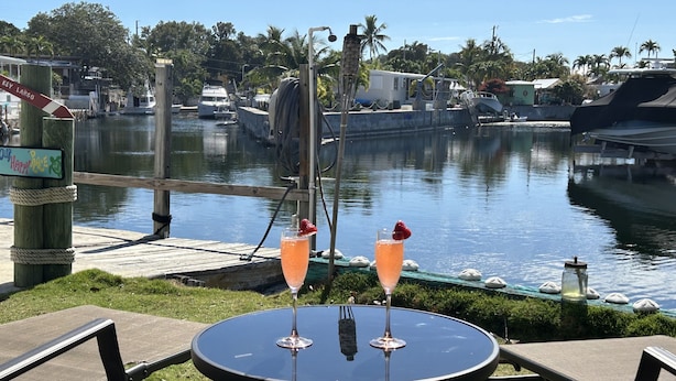 Outdoor dining - Coconut In Paradise Key largo (Key Largo)