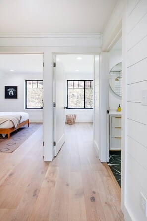 3 chambres, fer et planche à repasser, lit parapluie, Wi-Fi gratuit