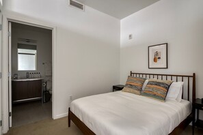 1 soverom, strykejern/-brett, wi-fi og sengetøy