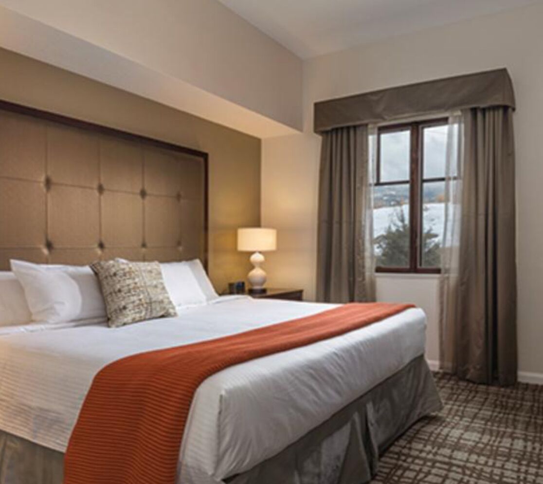 Spend Thanksgiving in Park City 11/23/24-12/1/24. 4BR/4BA Ski in/out. Sleeps 10
