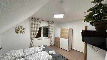 4 bedrooms, WiFi, bed sheets