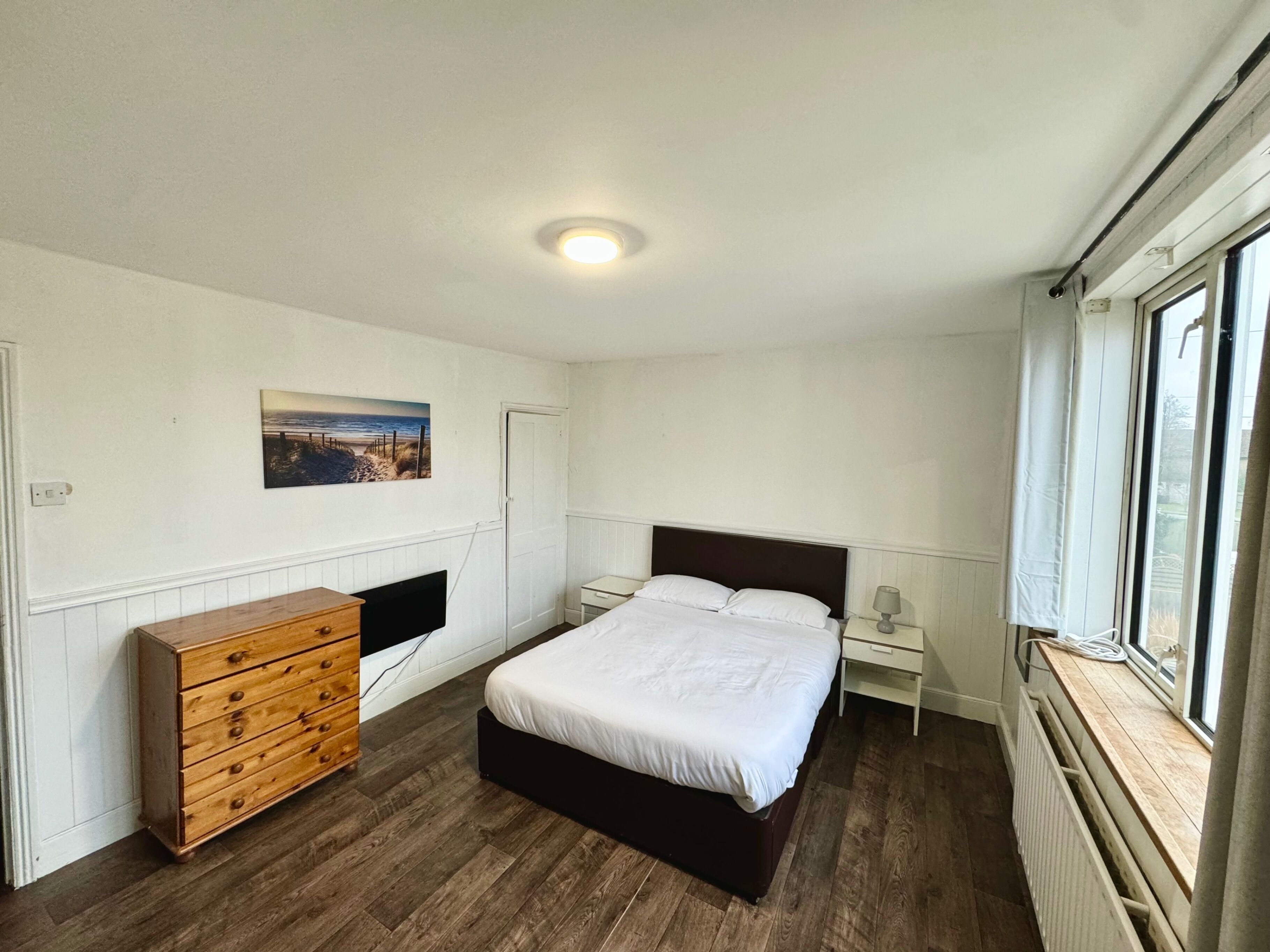 4 bedrooms, WiFi, bed sheets