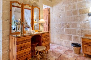 Interior - Ta'Leli Pool Farmhouse in Gozo, L-Gharb Gozo, Malta (L-Gharb Gozo)