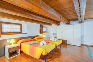 2 bedrooms, free WiFi, bed sheets