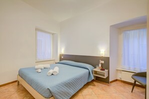 2 bedrooms, free WiFi, bed sheets - Casa Alpino 2, Riva del Garda, Italy (Riva del Garda)