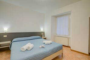 1 室のベッドルーム、WiFi (無料)、ベッドシーツ