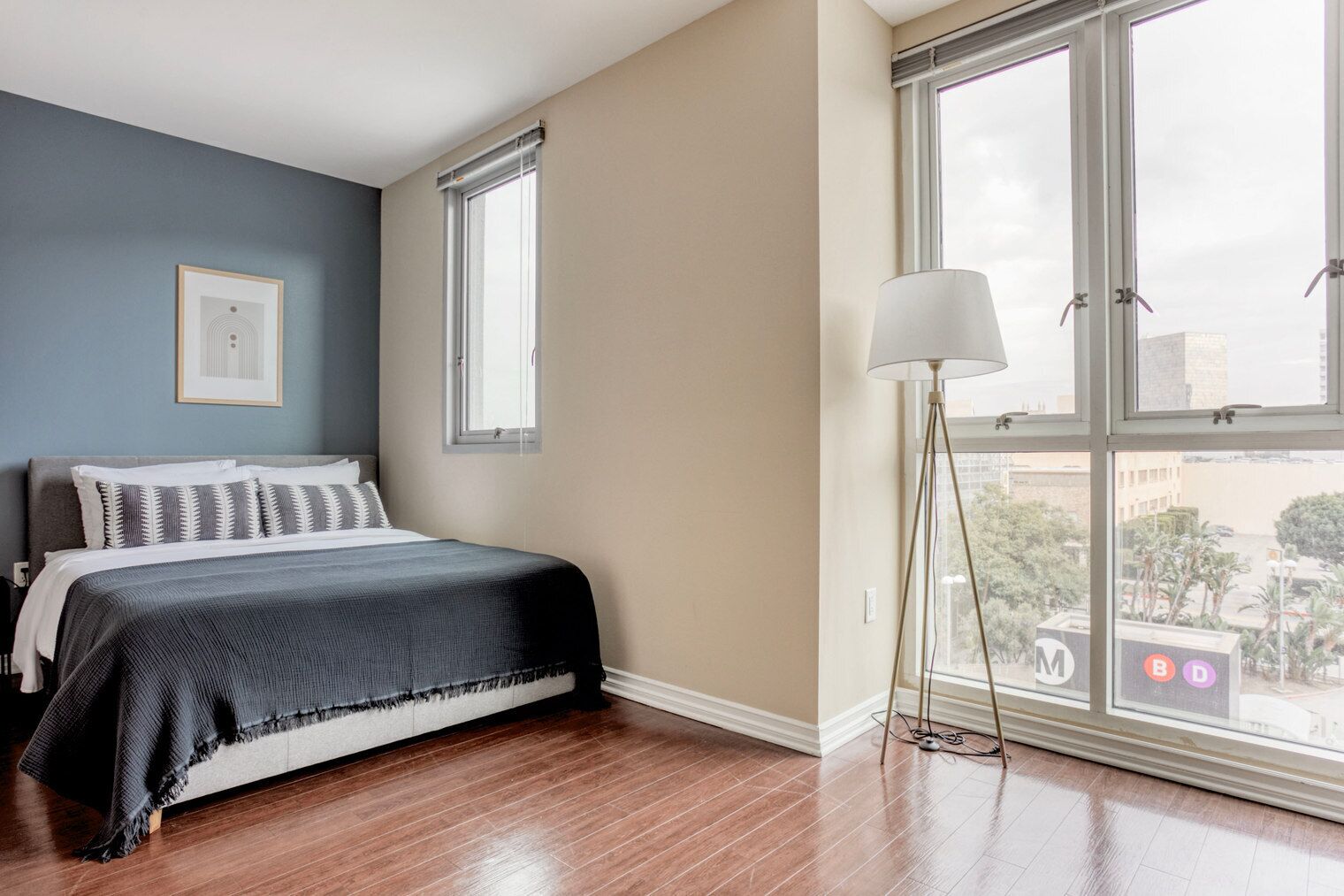 Charming Koreatown Studio w/ Lounge & Gym, nr Metro, by Blueground