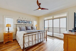 2 bedrooms, internet, bed sheets - Condo with panoramic views, spacious balcony, games, soaking tub, W/D, & AC (Sugar Mountain)