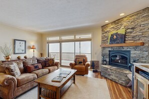 Tv, pejs, stereoanlæg