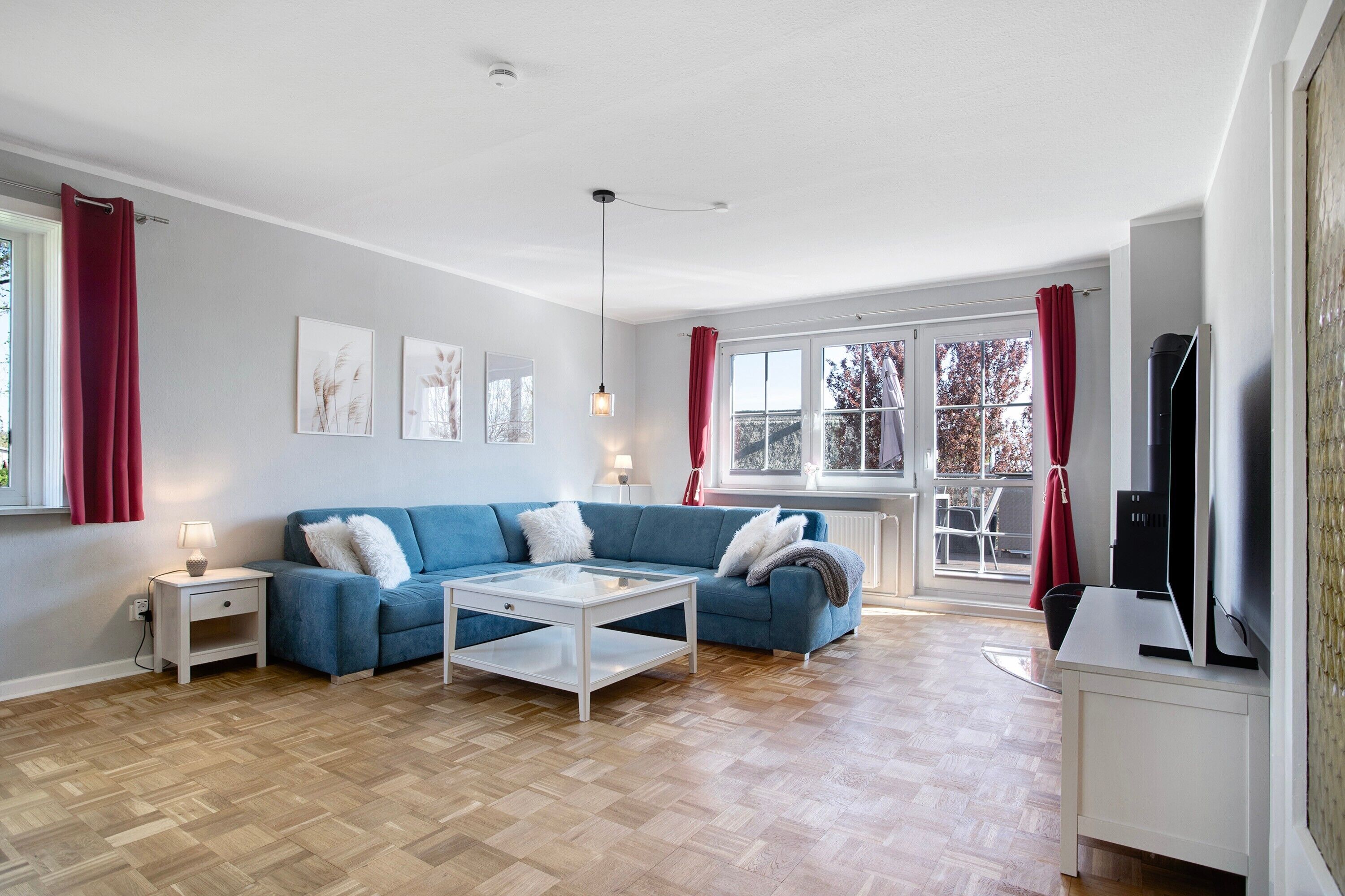 Tv, pejs, bordtennisbord