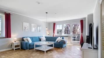 Tv, pejs, bordtennisbord