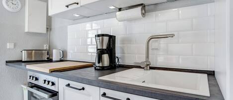 Refrigerador, horno, placa de cocina, lavavajillas