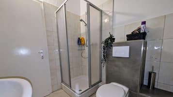 Bruser, hårtørrer, håndklæder