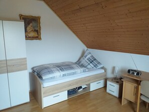 2 makuuhuonetta, ilmainen Wi-Fi, vuodevaatteet