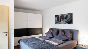 1 bedroom, free WiFi, bed sheets