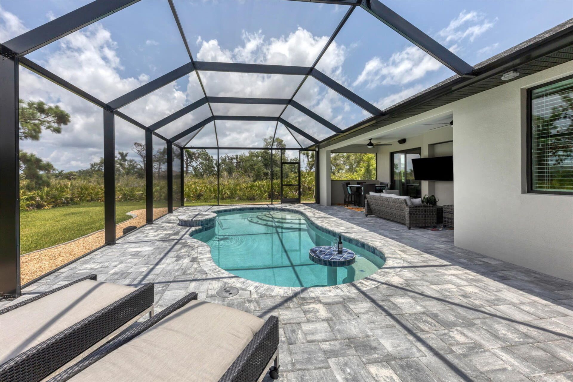 🥇 Premium 3bd home with an amazing pool (SGC1002)