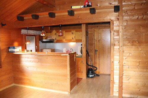 Ferienwohnung 'Landhaus - Holzhaus' mit Bergblick, WLAN und Klimaanlage