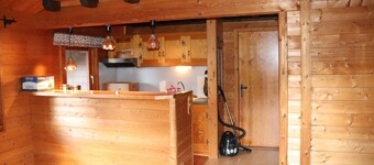 Apartment 'Landhaus - Holzhaus' with Mountain View, Wi-Fi and Air Conditioning