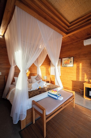 Iron/ironing board, free WiFi - The Patra Villa (Sebatu)