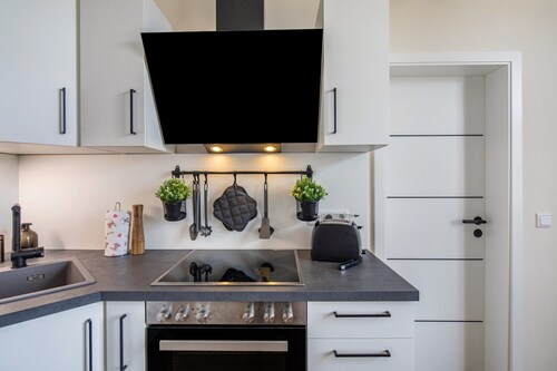 Apartment 'Residenz Unter Der Birke - Esche' with Mountain View, Shared Terrace and Wi-Fi