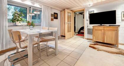 Haus Erna am Deister Ferienwohnung mit Sauna, Garten und Hütte, E-Auto-Ladestation