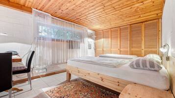 1 dormitorio, tabla de planchar con plancha, wifi gratis y ropa de cama