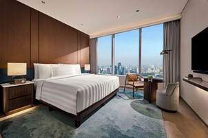 Deluxe King or Twin Room, Non Smoking | 低刺激性寝具、羽毛の掛け布団、ピロートップベッド、ミニバー