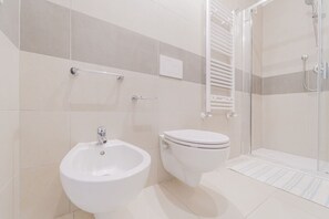 Ducha y secador de pelo
