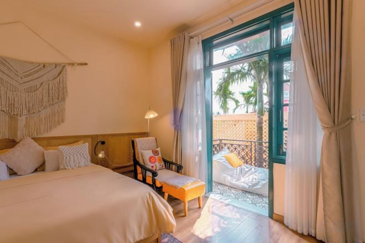 Premium bedding, down duvets, memory-foam beds, minibar