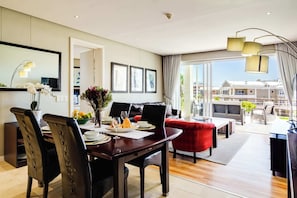 Dining - Simplistic Elegance at Altmore 203 (Cape Town)