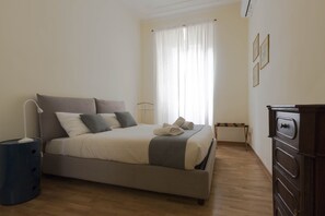 2 habitaciones, tabla de planchar con plancha, internet y ropa de cama 