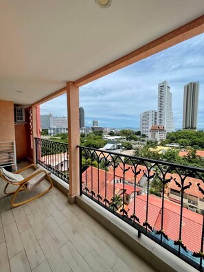 Appart'hôtel Deluxe, balcon, vue mer | Terrasse/Patio