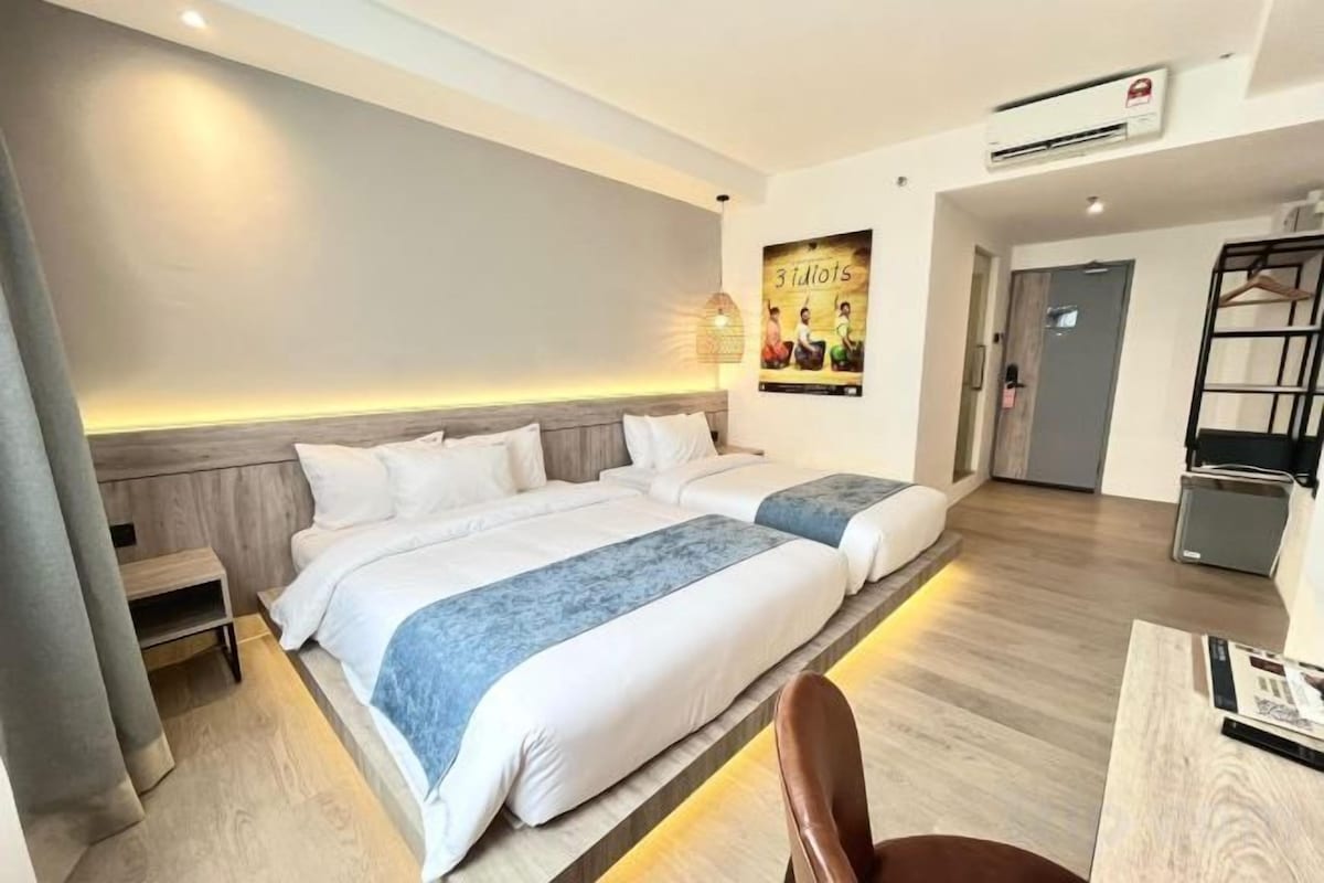 In-room safe, desk, blackout drapes, iron/ironing board (on request)