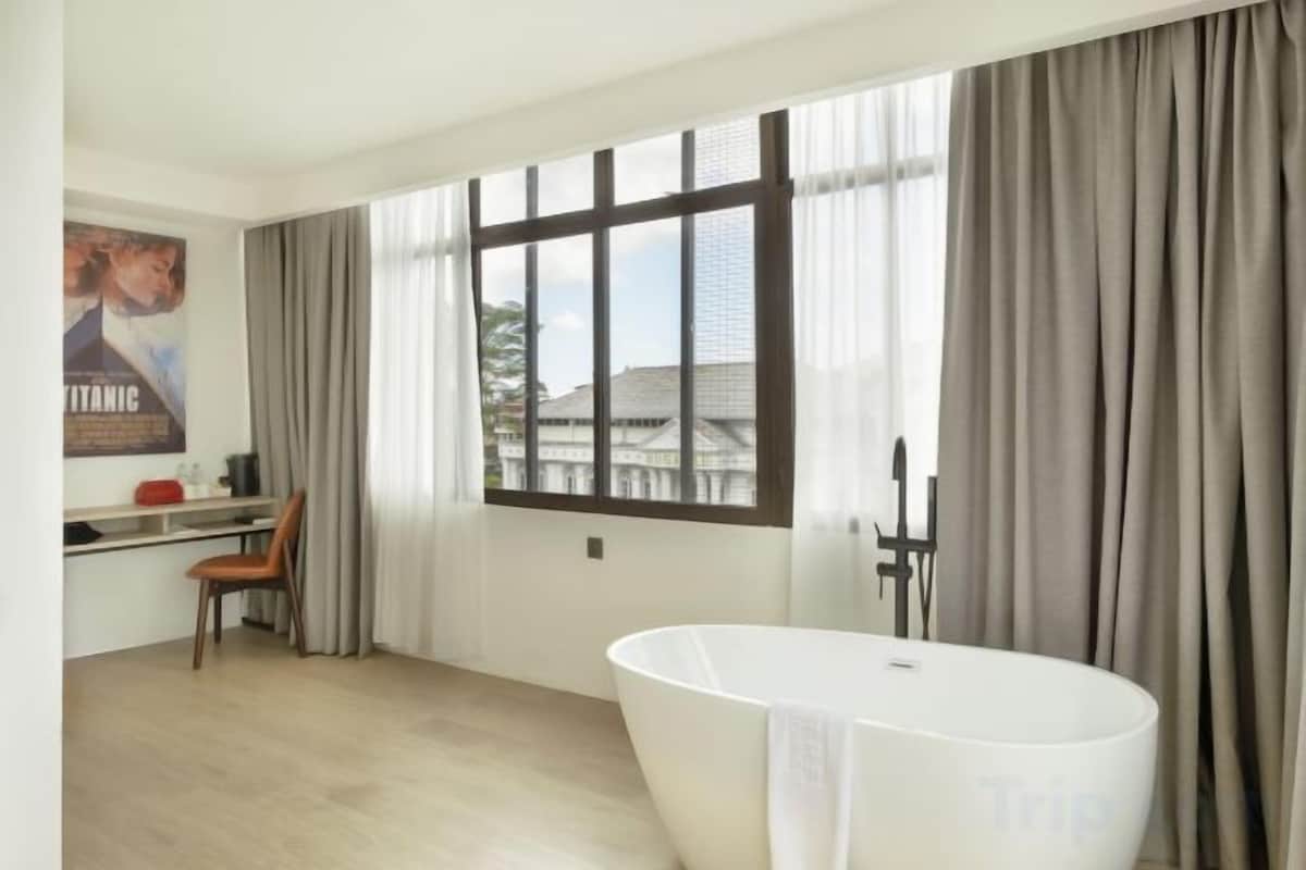 Bathroom | Free toiletries, hair dryer, slippers, bidet
