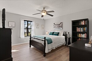 4 عدّة غرف نوم ومكتب ومكواة/لوح كي وواي فاي مجانًا